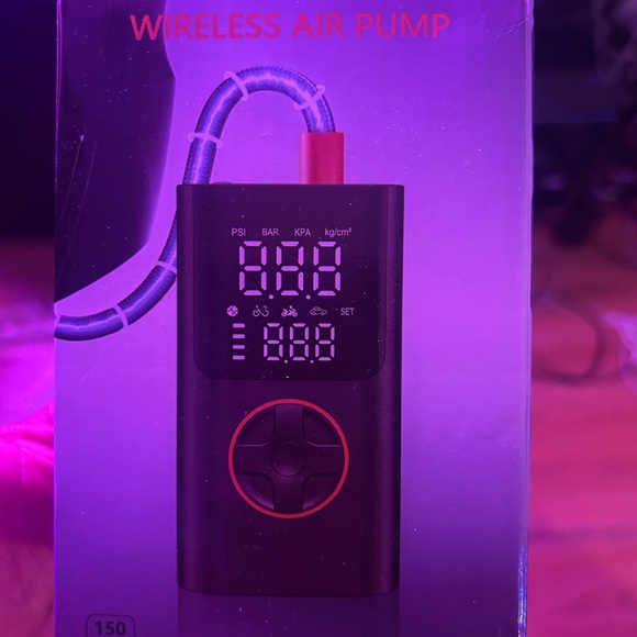 Digital Tire Inflator with LED Display - Picture 6 of 8